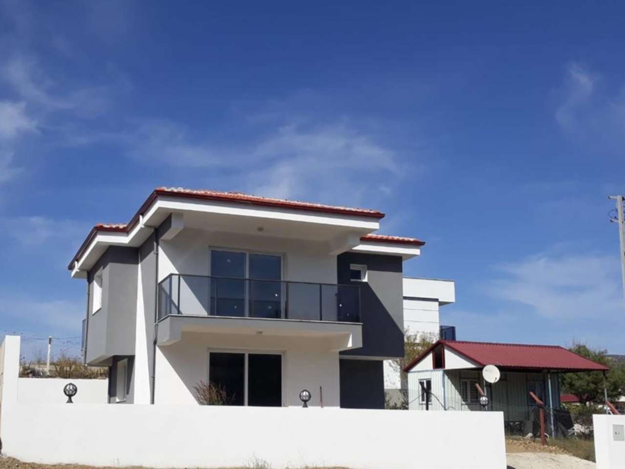 KUŞADASI YENİKÖY MÜSTAKİL VİLLA